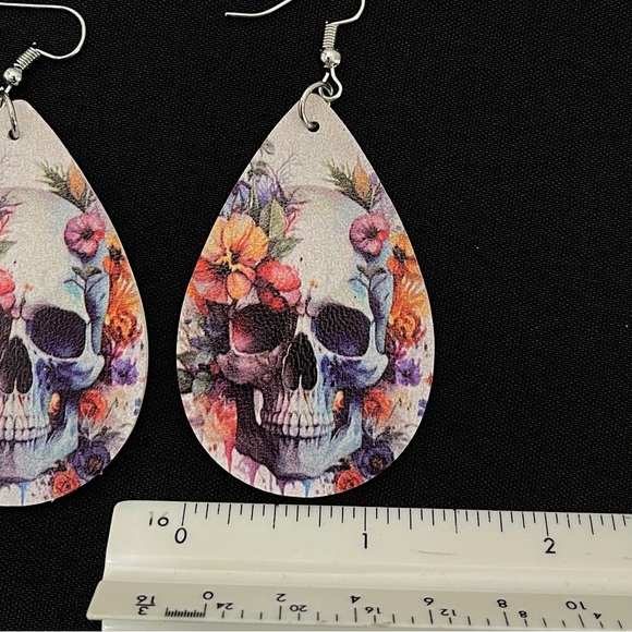 🟢 FREE WITH ANY PURCHASE OVER $10. Skull and Flowers Water Drop Earrings - Picture 4 of 6